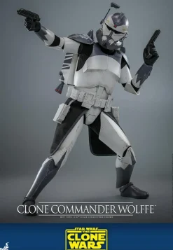 Star Wars: The Clone Wars - Clone Commander Wolffe 1/6th Scale Hot Toys Action Figure