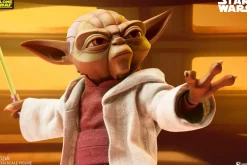 Star Wars: The Clone Wars - Yoda 1/6th Scale Action Figure