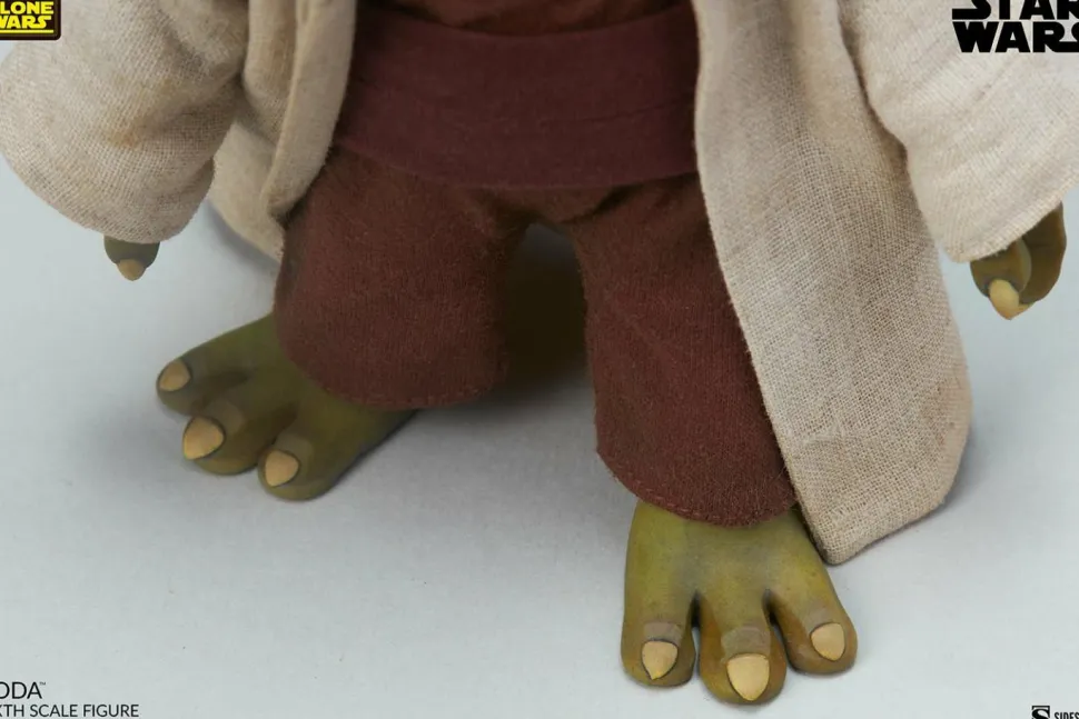 Star Wars: The Clone Wars - Yoda 1/6th Scale Action Figure