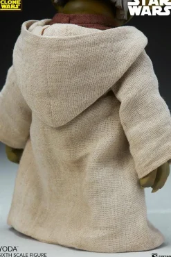 Star Wars: The Clone Wars - Yoda 1/6th Scale Action Figure