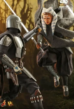 Star Wars: The Mandalorian - Ahsoka Tano 1/6th Scale Hot Toys Action Figure