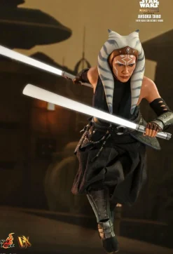 Star Wars: The Mandalorian - Ahsoka Tano 1/6th Scale Hot Toys Action Figure