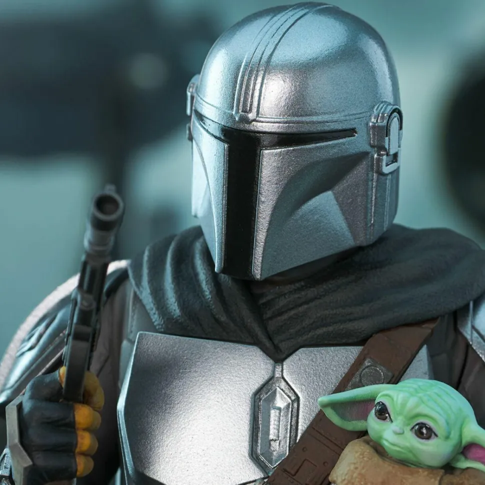 Star Wars: The Mandalorian - Din Djarin with Grogu 1/6th Scale Bust