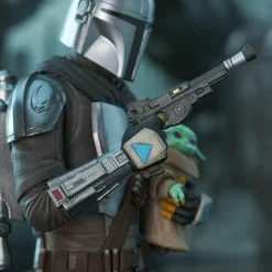 Star Wars: The Mandalorian - Din Djarin with Grogu 1/6th Scale Bust