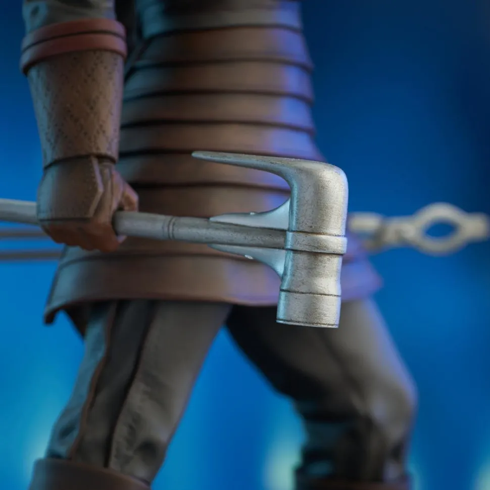 Star Wars: The Mandalorian - The Armorer 10” Statue