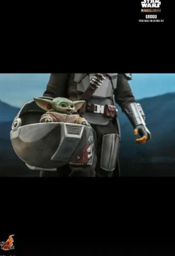Star Wars: The Mandalorian - Grogu 1/6th Scale Hot Toys Action Figure Set