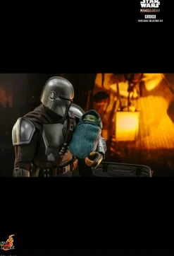 Star Wars: The Mandalorian - Grogu 1/6th Scale Hot Toys Action Figure Set