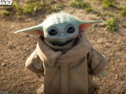 Star Wars: The Mandalorian - The Child (Baby Yoda) 1:1 Scale Life-Size Statue