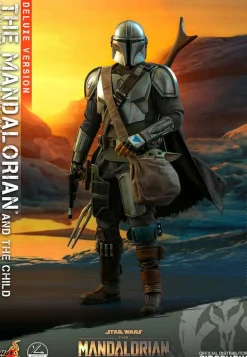 Star Wars: The Mandalorian - The Mandalorian & The Child Deluxe 1/4 Scale Hot Toys Action Figure 2-Pack (Int Sales Only)