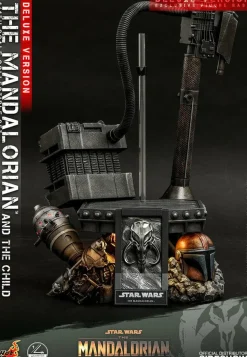 Star Wars: The Mandalorian - The Mandalorian & The Child Deluxe 1/4 Scale Hot Toys Action Figure 2-Pack (Int Sales Only)