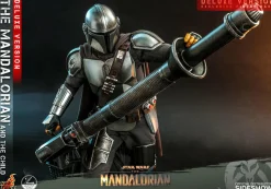 Star Wars: The Mandalorian - The Mandalorian & The Child Deluxe 1/4 Scale Hot Toys Action Figure 2-Pack (Int Sales Only)