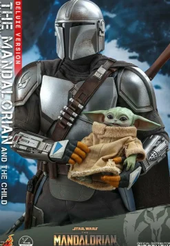 Star Wars: The Mandalorian - The Mandalorian & The Child Deluxe 1/4 Scale Hot Toys Action Figure 2-Pack (Int Sales Only)