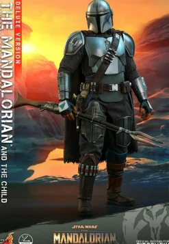 Star Wars: The Mandalorian - The Mandalorian & The Child Deluxe 1/4 Scale Hot Toys Action Figure 2-Pack (Int Sales Only)
