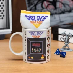 Stranger Things - Palace Arcade Mug & Socks Gift Set