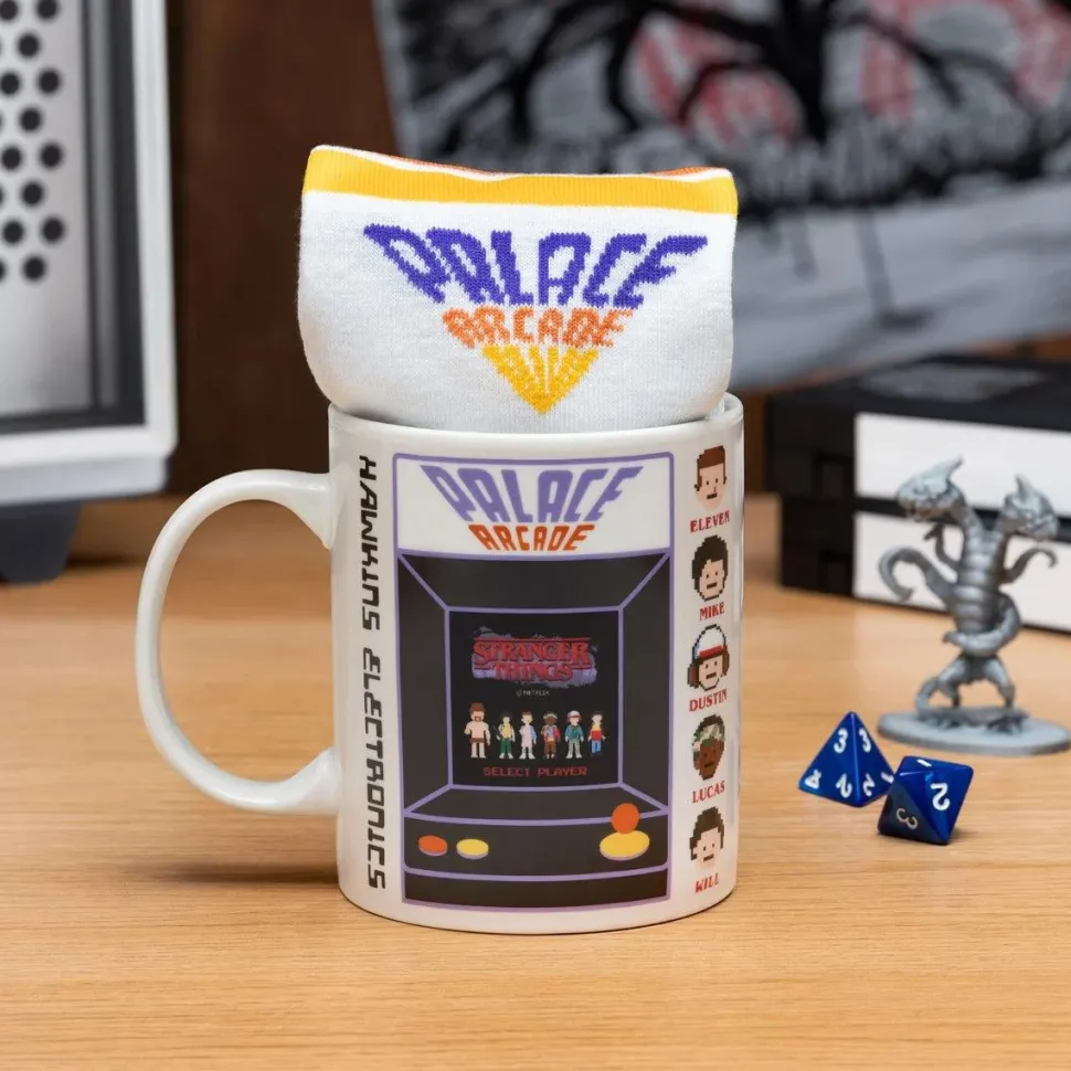 Stranger Things - Palace Arcade Mug & Socks Gift Set