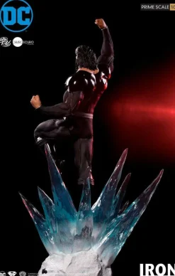 Superman - Black Suit Superman 1/3 Scale Statue by Ivan Reis