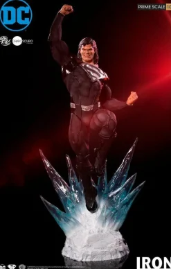 Superman - Black Suit Superman 1/3 Scale Statue by Ivan Reis