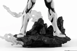 Superman - John Byrne's Superman Black & White Version 1/8th Scale PVC Statue