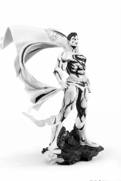 Superman - John Byrne's Superman Black & White Version 1/8th Scale PVC Statue