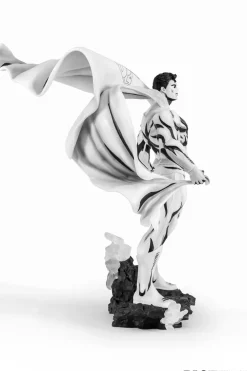 Superman - John Byrne's Superman Black & White Version 1/8th Scale PVC Statue