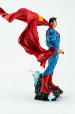 Superman - John Byrne's Superman 1/8th Scale PVC Statue