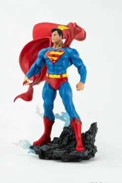 Superman - John Byrne's Superman 1/8th Scale PVC Statue