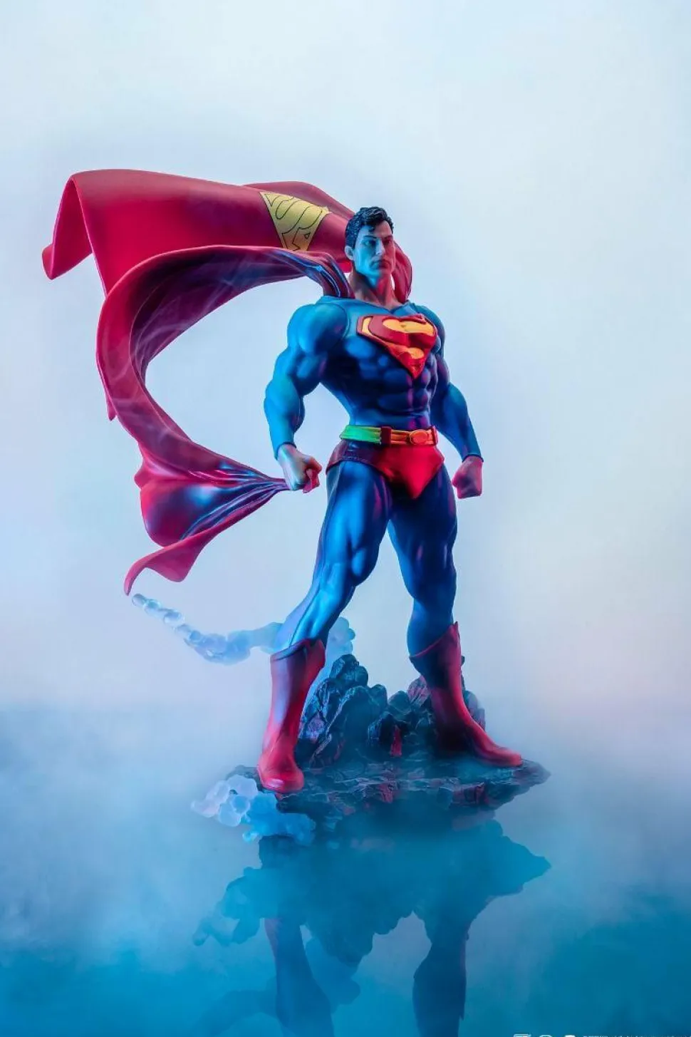 Superman - John Byrne's Superman 1/8th Scale PVC Statue