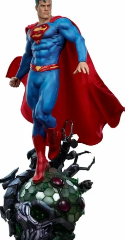 Superman - Superman Premium Format Statue