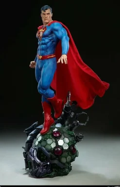 Superman - Superman Premium Format Statue