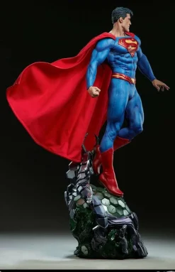 Superman - Superman Premium Format Statue