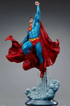 Superman - Superman Premium Format Statue by The Kucharek Brothers