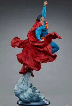 Superman - Superman Premium Format Statue by The Kucharek Brothers