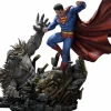 Superman - Superman vs Doomsday 1/3 Scale Diorama Statue