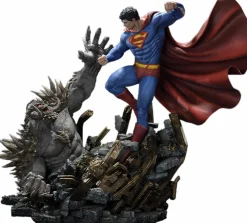 Superman - Superman vs Doomsday 1/3 Scale Diorama Statue
