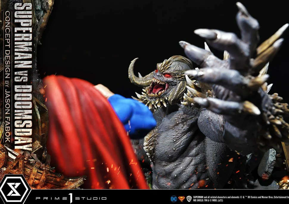 Superman - Superman vs Doomsday 1/3 Scale Diorama Statue