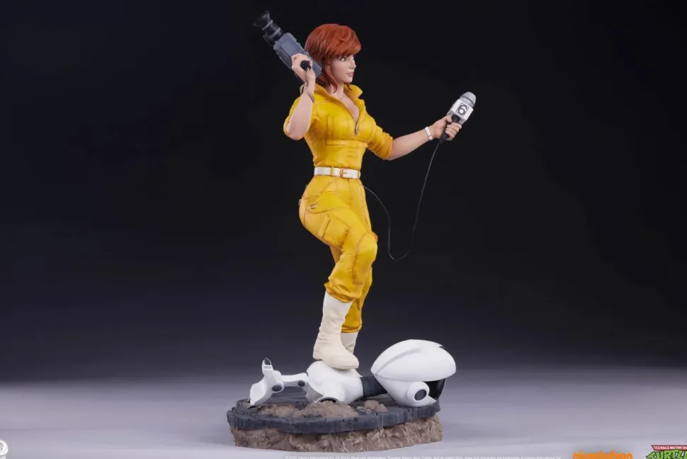 Teenage Mutant Ninja Turtles (1987) - April O'Neil 1/4 Scale Statue