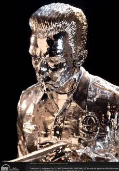 Terminator 2: Judgement Day - T-1000 Liquid Metal 1/3 Scale Statue