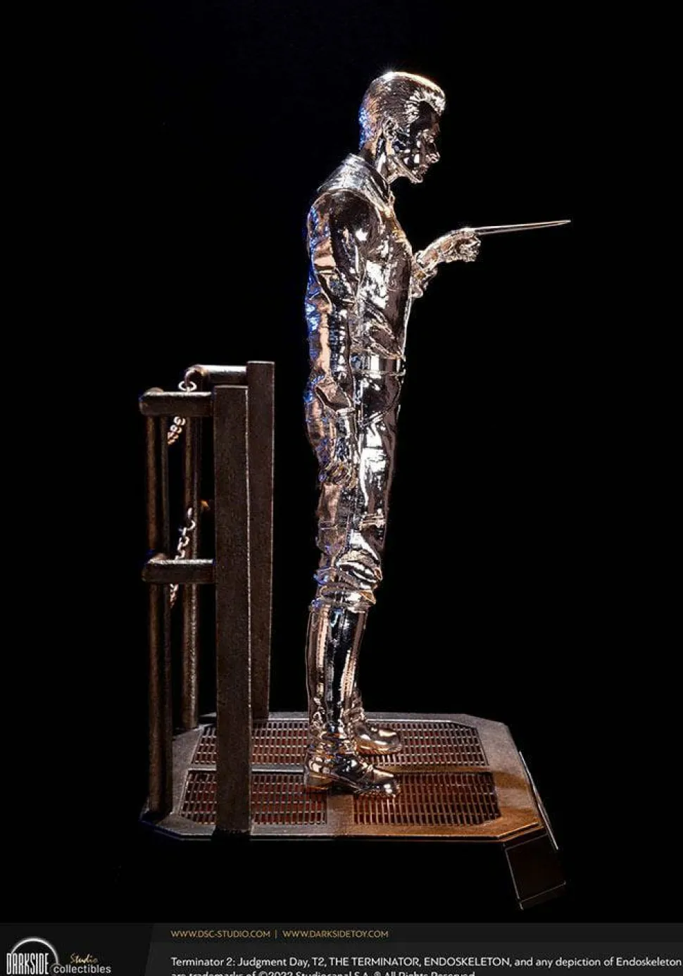 Terminator 2: Judgement Day - T-1000 Liquid Metal 1/3 Scale Statue