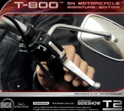 Terminator 2: Judgment Day - T-800 on Motorcycle 1/4 Scale Diorama Statue