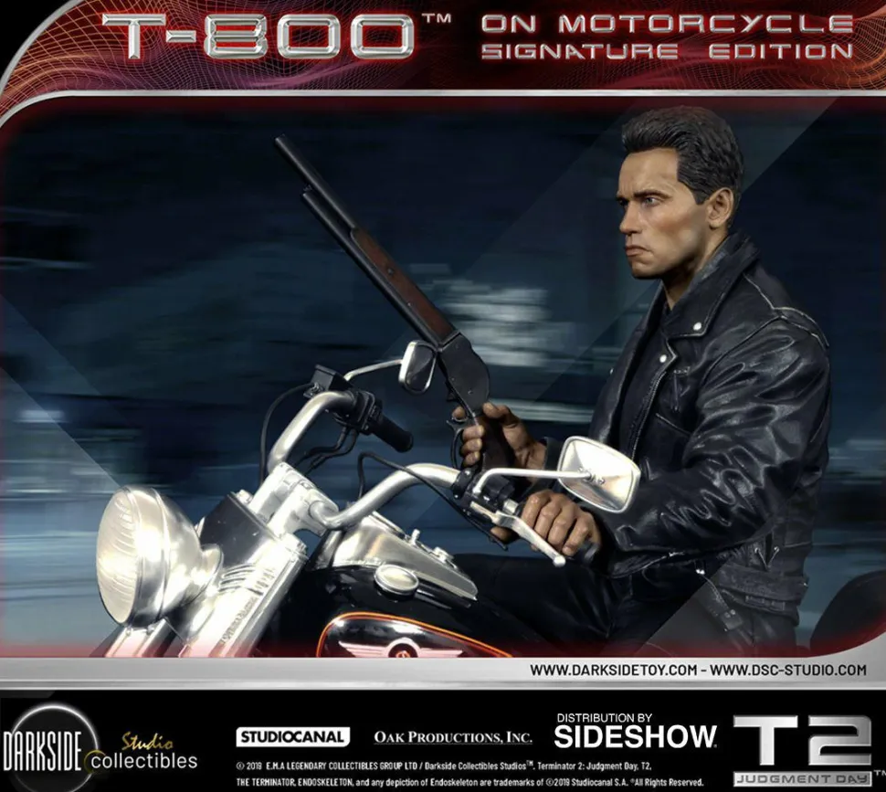 Terminator 2: Judgment Day - T-800 on Motorcycle 1/4 Scale Diorama Statue