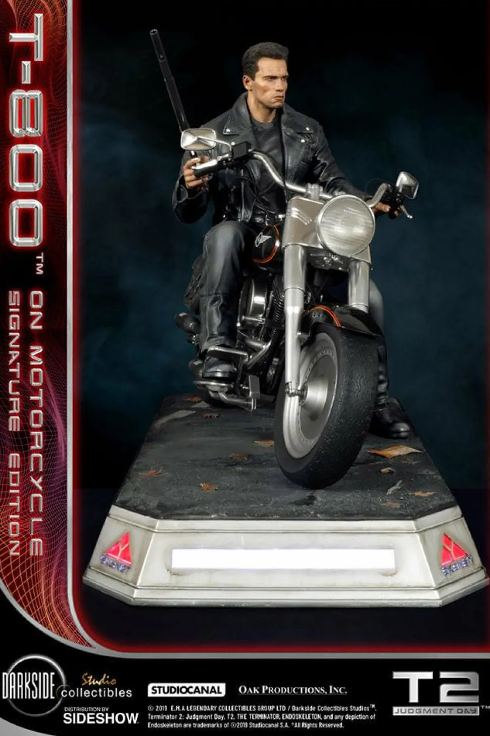 Terminator 2: Judgment Day - T-800 on Motorcycle 1/4 Scale Diorama Statue
