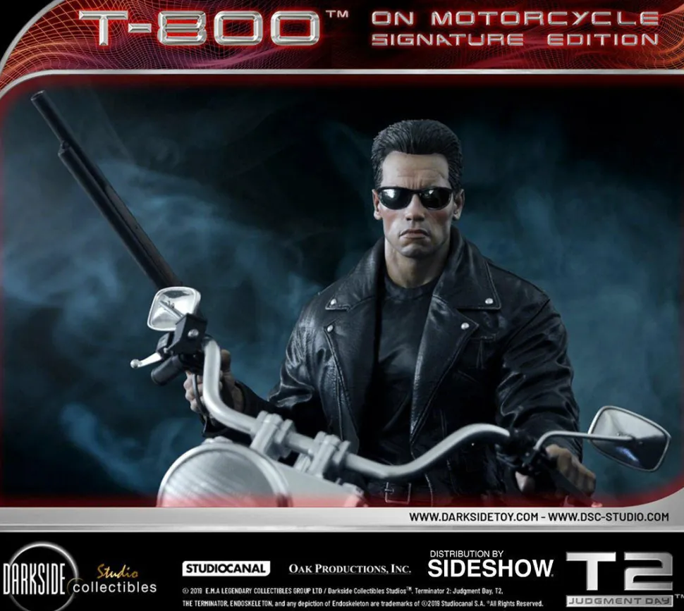 Terminator 2: Judgment Day - T-800 on Motorcycle 1/4 Scale Diorama Statue
