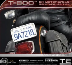 Terminator 2: Judgment Day - T-800 on Motorcycle 1/4 Scale Diorama Statue