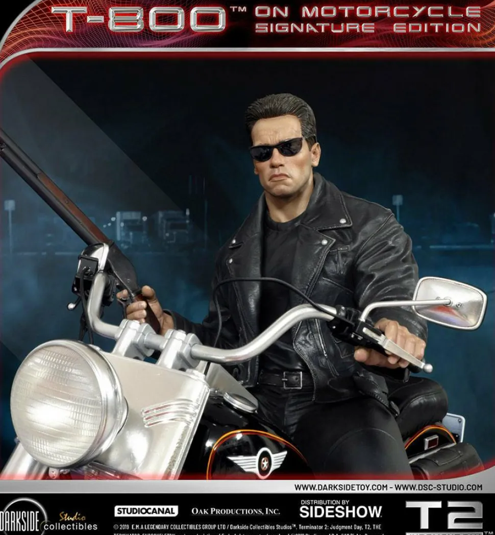 Terminator 2: Judgment Day - T-800 on Motorcycle 1/4 Scale Diorama Statue