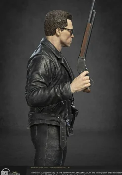 Terminator 2: Judgment Day - T-800 1/3 Scale Statue