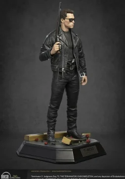 Terminator 2: Judgment Day - T-800 1/3 Scale Statue