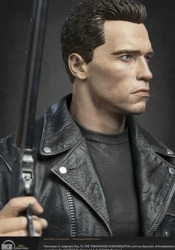 Terminator 2: Judgment Day - T-800 1/3 Scale Statue