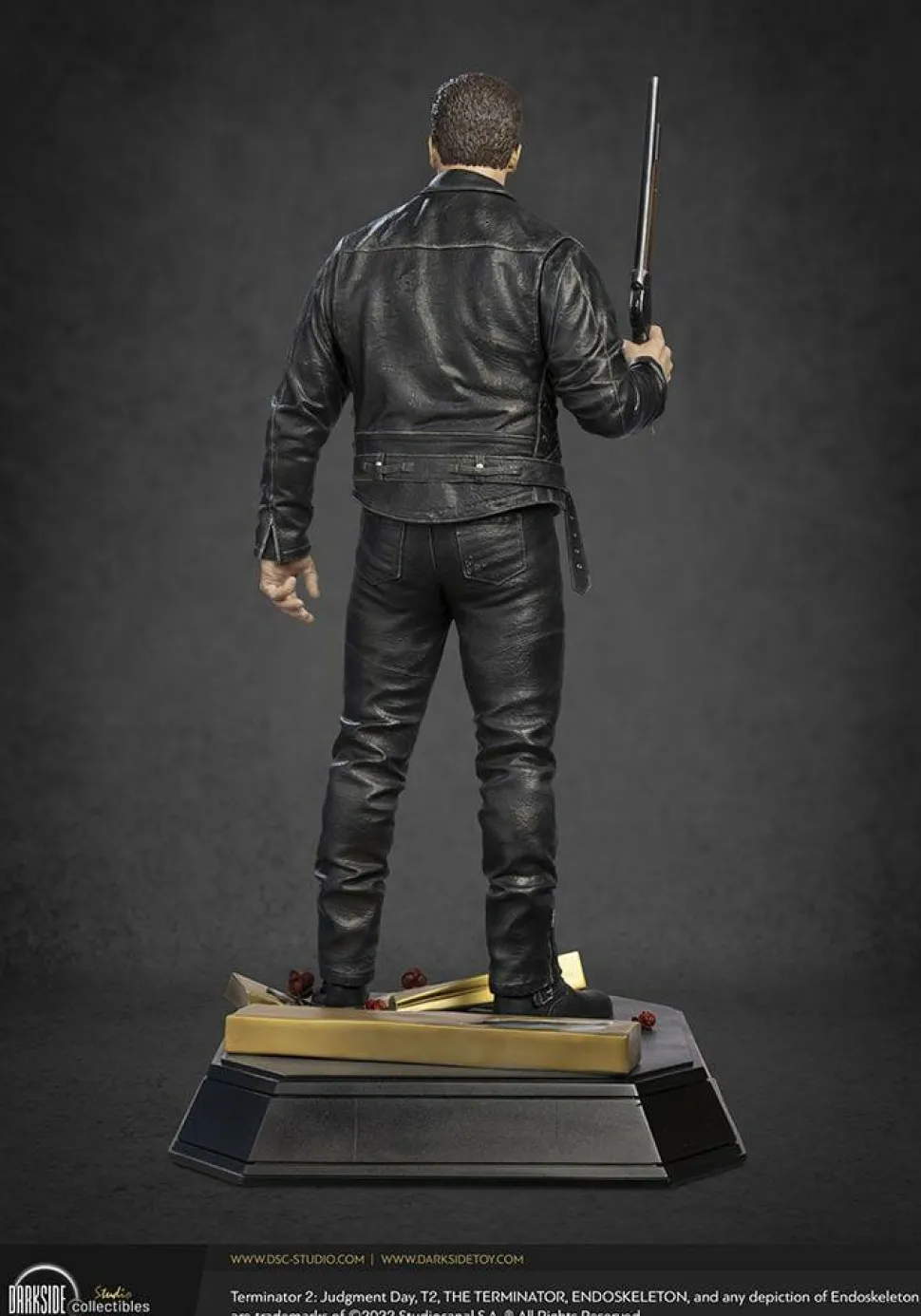 Terminator 2: Judgment Day - T-800 1/3 Scale Statue