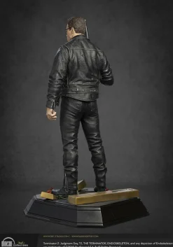 Terminator 2: Judgment Day - T-800 1/3 Scale Statue