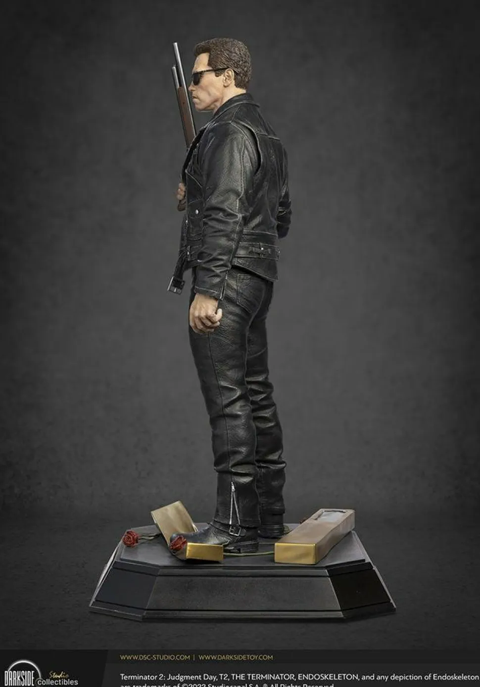 Terminator 2: Judgment Day - T-800 1/3 Scale Statue